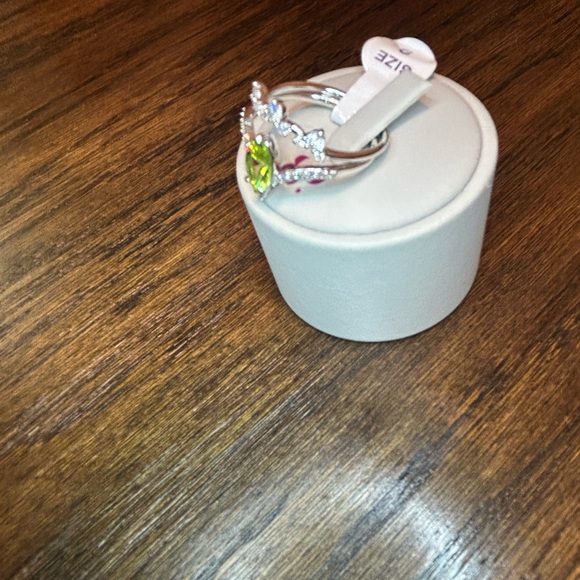 NWT Bomb Party Peridot Stacking rings. - Picture 3 of 4